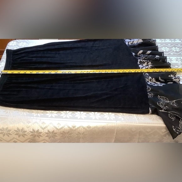 Marallis Collection Top Skirt Scarf Women’s Large Slinky Floral Black/White - Picture 12 of 12